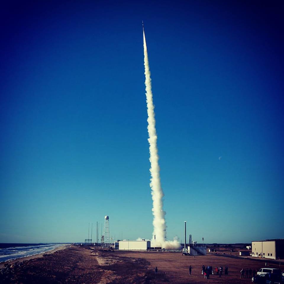 Nada shuttle Music being launched against clear blue sky